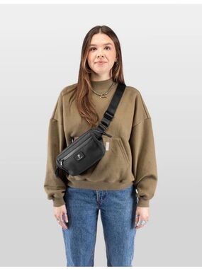 NWOT Minimal Black Crossbody Sling Bag Unisex — Everyday Hands-Free Carry